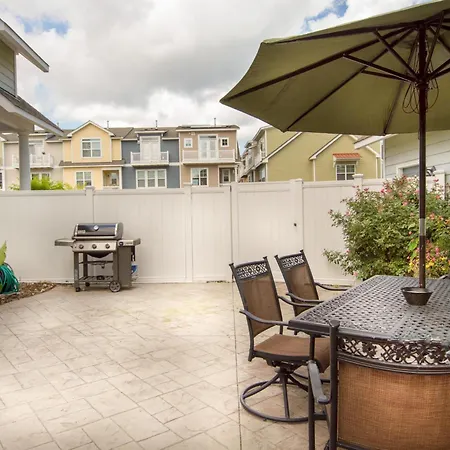 The Virginia Beach Vibe House